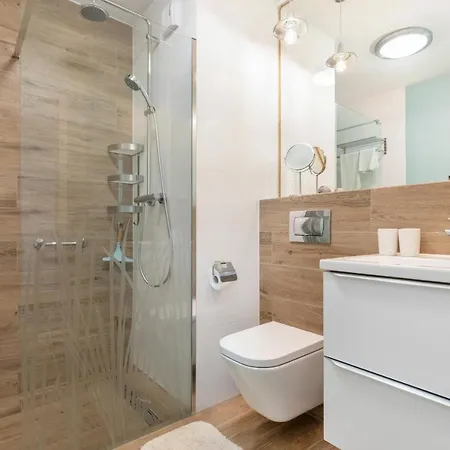 Marine 9b By Renters *